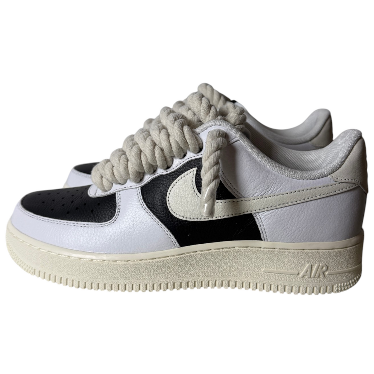 Custom Air Force 1 Noir "Cream Rope Lace"